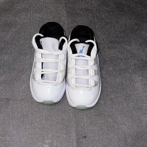 Jordan 11 Legend Blue Low size 8c